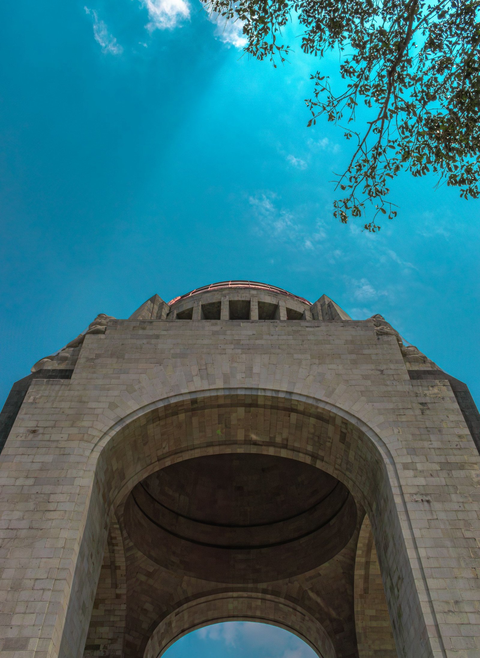 Monumento arquitectónico moderno